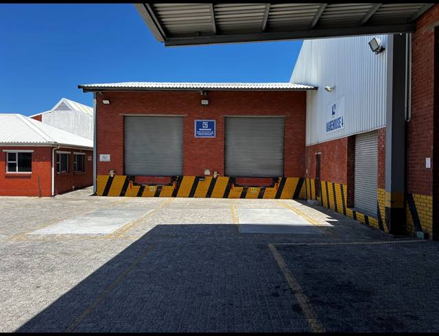 3,090M² WAREHOUSE TO LET IN AIRPORT INDUSTRIA